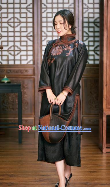 Traditional Chinese Graceful Embroidered Black Cheongsam Tang Suit Silk Qipao Dress for Women