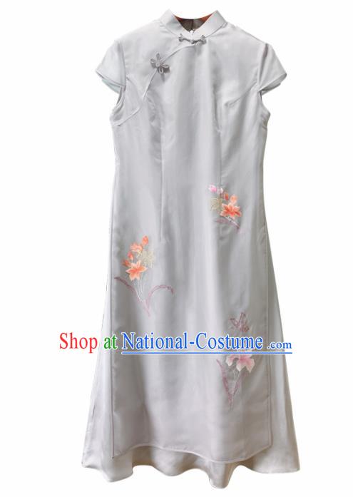 Traditional Chinese National Graceful Embroidered White Silk Cheongsam Tang Suit Qipao Dress for Women