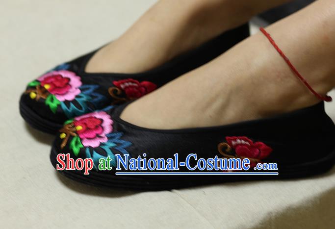 Chinese Traditional Embroidered Black Satin Shoes Hanfu Shoes for Women