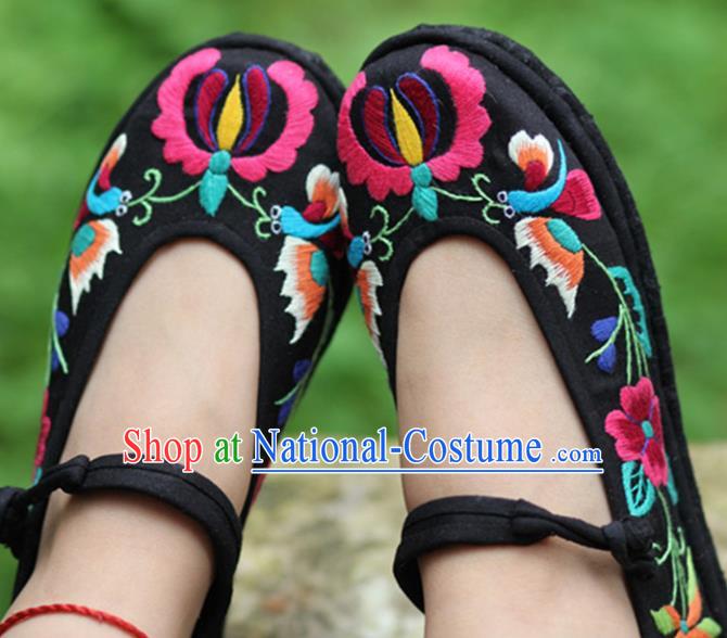 Chinese Traditional National Embroidered Flowers Black Shoes Hanfu Shoes for Women