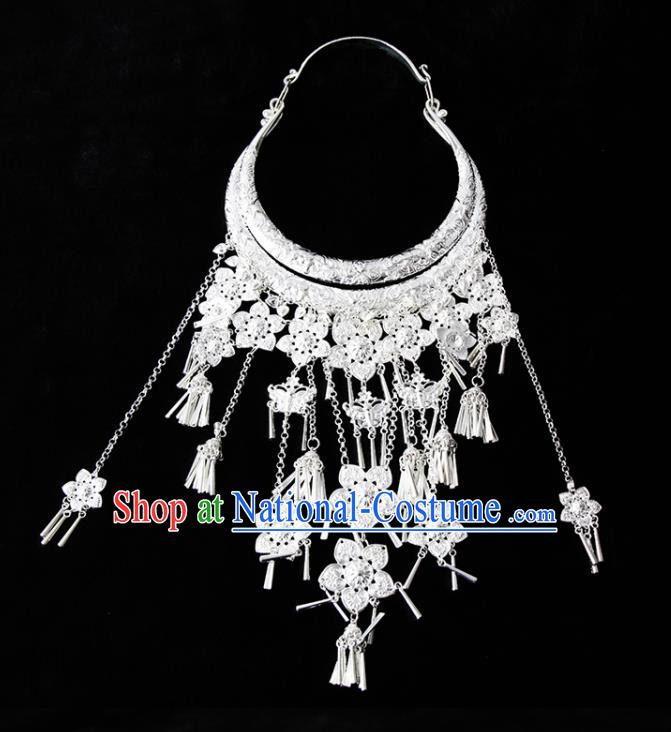 Chinese Traditional Miao Nationality Silver Necklace Handmade Ethnic Jewelry Accessories for Women