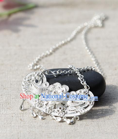 Chinese Traditional Miao Nationality Silver Longevity Lock Handmade Ethnic Necklace Accessories for Women