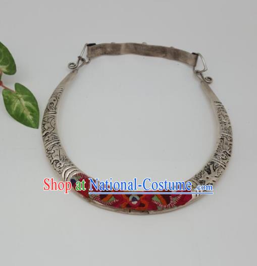 Chinese Traditional Miao Nationality Embroidered Necklace Handmade Ethnic Silver Necklet Accessories for Women