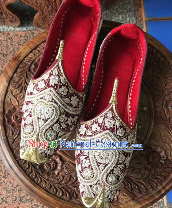 Asian India Traditional National Embroidered Shoes Handmade Indian Folk Dance Shoes for Men