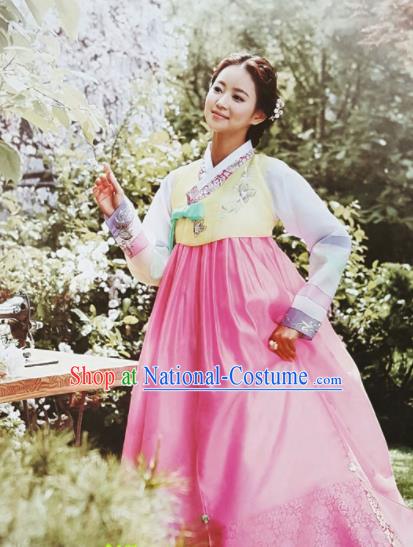 Korean Traditional Garment Bride Hanbok Embroidered Yellow Blouse and Pink Dress Asian Korea Fashion Costume for Women