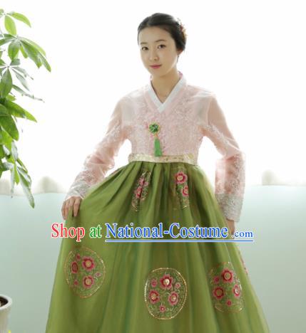 Korean Traditional Court Hanbok Garment Pink Blouse and Green Dress Asian Korea Fashion Costume for Women