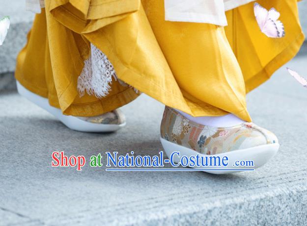 Chinese Traditional Beige Blood Stained Shoes Opera Shoes Hanfu Shoes Ancient Princess Shoes for Women