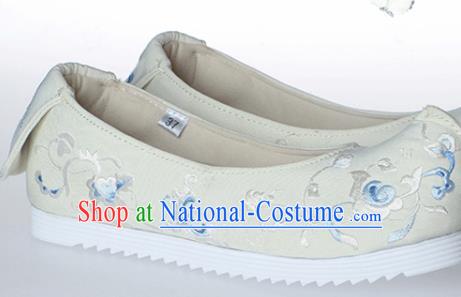 Chinese Traditional Handmade Beige Embroidered Shoes Opera Shoes Hanfu Shoes Ancient Princess Shoes for Women