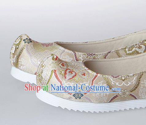 Chinese Traditional Handmade Beige Satin Shoes Opera Shoes Hanfu Shoes Ancient Princess Shoes for Women