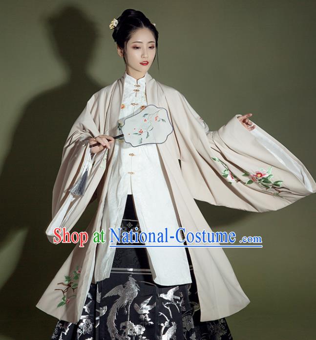 Chinese Ancient Patrician Lady Embroidered Cloak and Dress Traditional Ming Dynasty Royal Infanta Costume for Women