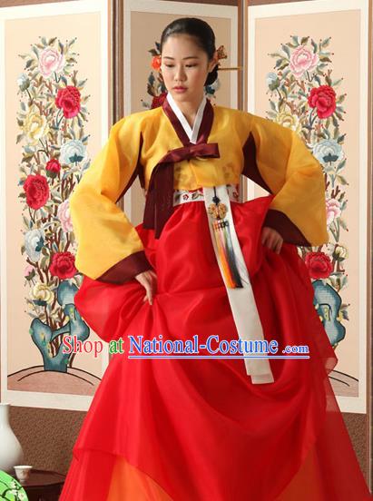 Korean Traditional Court Queen Hanbok Yellow Blouse and Red Dress Garment Asian Korea Fashion Costume for Women