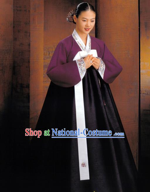 Korean Traditional Mother Hanbok Purple Blouse and Black Dress Garment Asian Korea Fashion Costume for Women