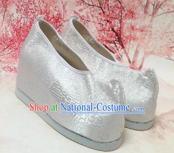 Asian Chinese Traditional White Satin Shoes Princess Shoes Opera Shoes Hanfu Shoes for Women