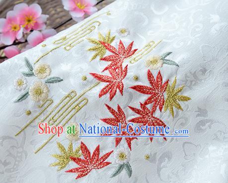 Chinese Traditional Embroidered Maple Leaf White Silk Applique Accessories Embroidery Patch