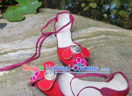 Traditional Chinese Yunnan National Red Shoes Women Shoes Embroidered Sandal