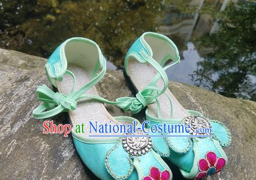 Traditional Chinese Yunnan National Light Green Shoes Women Shoes Embroidered Sandal