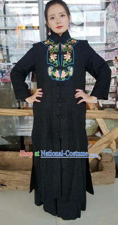 Traditional Chinese Embroidered Black Dust Coat Handmade National Overcoat Costume for Women