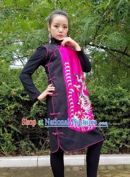 Traditional Chinese Embroidered Dragon Rosy Dress National Sleeveless Cheongsam Costume for Women