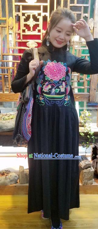 Traditional Chinese Embroidered Peony Black Sleeveless Dress National Cheongsam Costume for Women