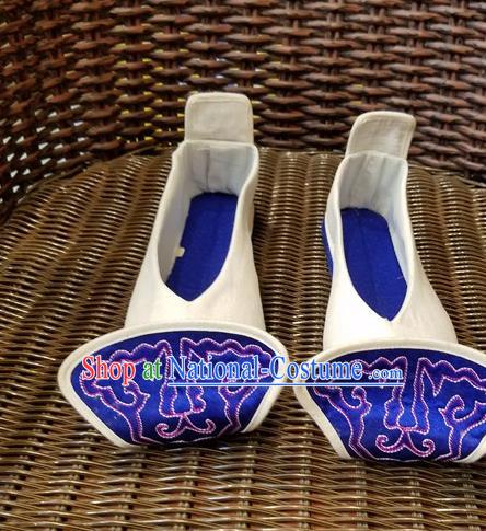 Traditional Chinese Handmade Ethnic Embroidered Royalblue Toe Shoes National Shoes Hanfu Shoes for Women