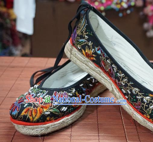 Traditional Chinese Ethnic Black Embroidered Beads Shoes Handmade Yunnan National Shoes Wedding Shoes for Women