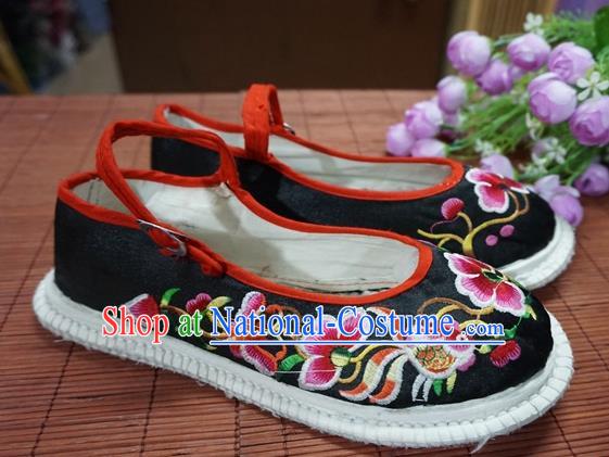 Traditional Chinese Ethnic Black Embroidered Shoes Handmade Yunnan National Shoes Wedding Shoes for Women