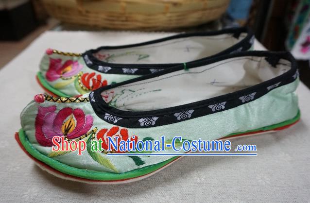 Traditional Chinese Wedding Green Embroidered Chrysanthemum Shoes Princess Shoes National Shoes Hanfu Shoes for Women