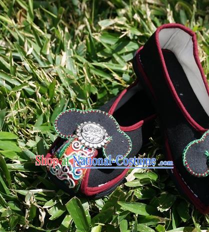 Traditional Chinese Handmade Ethnic Black Shoes Yunnan National Carving Silver Shoes Embroidered Shoes for Women