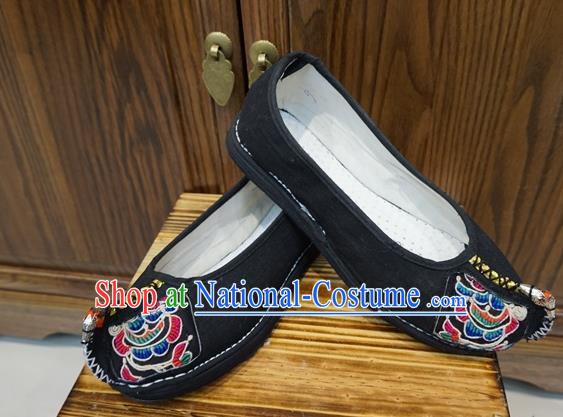 Traditional Chinese Handmade Embroidered Ethnic Black Shoes Yunnan National Shoes for Women