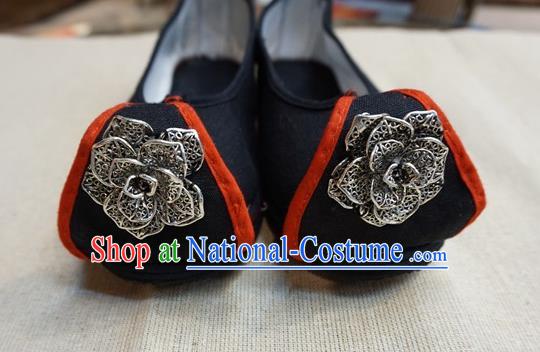 Traditional Chinese Ethnic Silver Carving Black Shoes Embroidered Shoes Yunnan National Wedding Shoes for Women