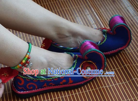 Traditional Chinese Ethnic Shoes Deep Blue Embroidered Shoes Yunnan National Wedding Shoes for Women