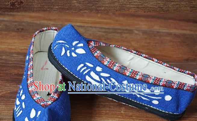 Traditional Chinese Yunnan Ethnic Blue Cloth Shoes Handmade National Shoes Hanfu Dress for Women