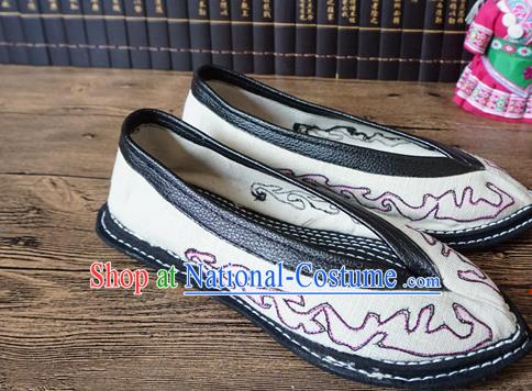 Traditional Chinese Ethnic White Cloth Shoes Handmade Yunnan National Shoes Hanfu Dress for Women