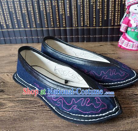 Traditional Chinese Ethnic Navy Cloth Shoes Handmade Yunnan National Shoes Hanfu Dress for Women