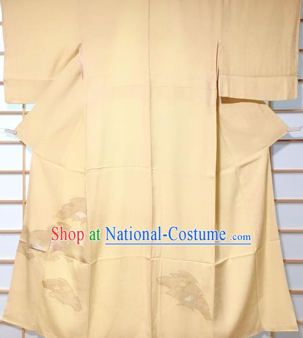 Traditional Japanese Light Yellow Furisode Kimono Japan Yukata Dress Costume for Women