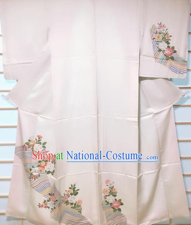 Traditional Japanese Classical Camellia Pattern Beige Kimono Japan Yukata Dress Costume for Women