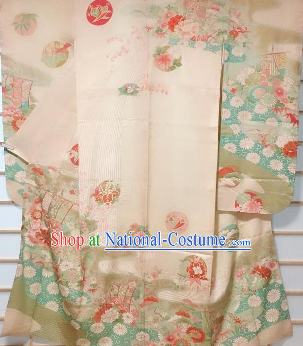 Japanese Classical Chrysanthemum Pattern Beige Furisode Kimono Japan Traditional Yukata Dress Costume for Women