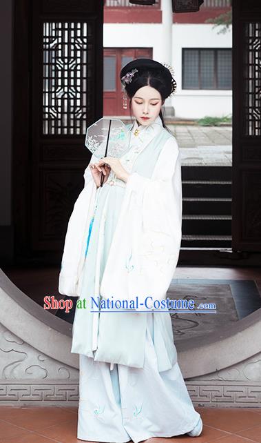 Chinese Traditional Ming Dynasty Embroidered Green Long Vest Ancient Court Princess Historical Costume for Women