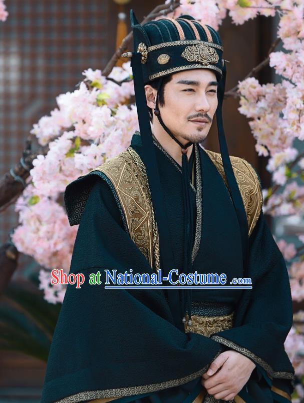 Swords of Legends Chinese Ancient Royal Duke Yue Shaocheng Clothing Historical Drama Costume and Headwear for Men