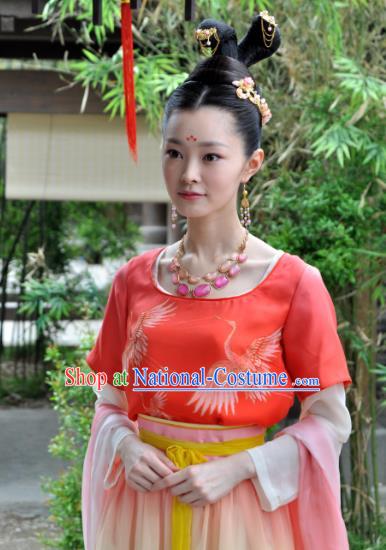 Chinese Ancient Tang Dynasty Noble Lady Dress Historical Drama Dagger Mastery Wang Yan Costume and Headpiece for Women