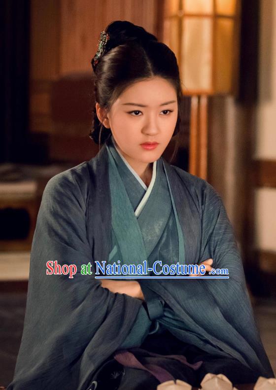 Chinese Ancient Noble Lady Hanfu Dress and Hair Jewelry Historical Drama Love of Thousand Years Across Swordswoman Tan Chuan Costumes