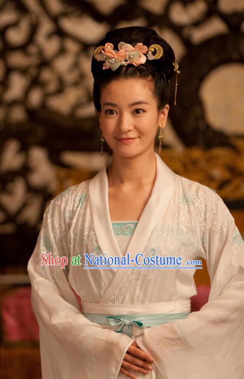 Chinese Ancient Princess Garment Costumes and Headpieces Drama The World of Love Noble Lady Yuan Yuezheng White Dress