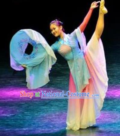 Chinese Colorful Clouds Chasing the Moon Dance Green Dress Traditional Classical Dance Stage Performance Costume for Women