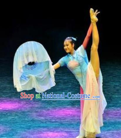 Chinese Colorful Clouds Chasing the Moon Dance Green Dress Traditional Classical Dance Stage Performance Costume for Women