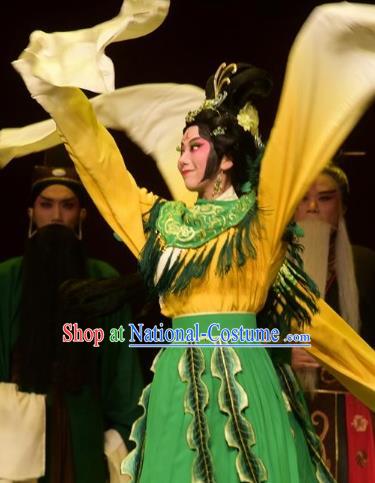 Chinese Kun Opera Hua Tan the Dream of Xiang Fei Dress Apparels Costumes and Headpieces Kunqu Opera Actress E Huang Garment