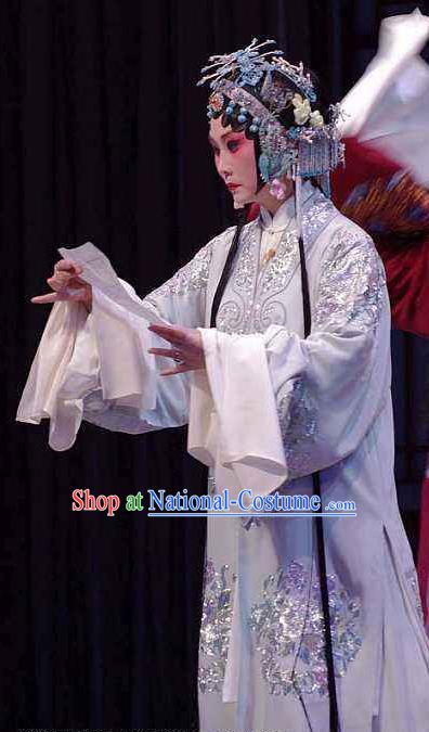 Chinese Kun Opera Hua Tan Diva Apparels Costumes and Hair Accessories Full Bed Wat Traditional Kunqu Opera Young Mistress Actress Dress Garment