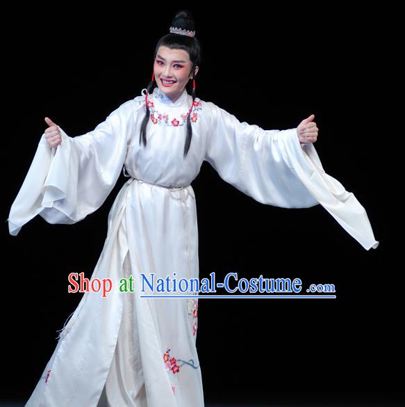 Chinese Yue Opera Scholar Apparels Yu Qing Ting Shaoxing Opera Xiao Sheng Costumes Young Male Shen Guisheng Garment White Embroidered Robe and Headpieces