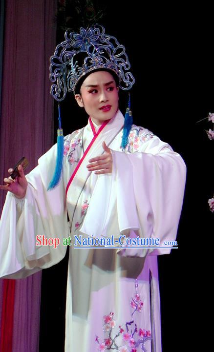 The Bridal Chamber Chinese Classical Shaoxing Opera Young Male Costumes Garment Yue Opera Apparels Xiao Sheng Embroidered White Robe and Hat