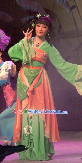 Chinese Shaoxing Opera Young Lady Green Dress Garment The Legend of Pearl Zhen Zhu Chuan Qi Yue Opera Xiao Dan Costumes Village Girl Apparels and Headpieces