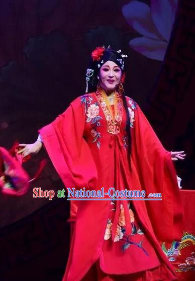 Chinese Shaoxing Opera Hua Tan Wedding Red Costumes and Headpieces Lions Roar Yue Opera Young Lady Dress Apparels Bride Garment